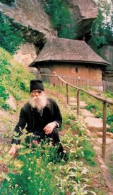 Mari duhovnici: Părintele Paisie Olaru