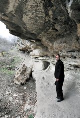 Pe urmele primilor creştini din Dobrogea - Mânăstirea rupestră de la Canaraua Fetii