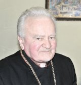 Preoţii satelor româneşti - Părintele MIRON STENCOANE din Hunedoara