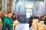 Părintele ADRIAN BELDIANU - parohul Bisericii Mihai Vodă din Bucureşti - 